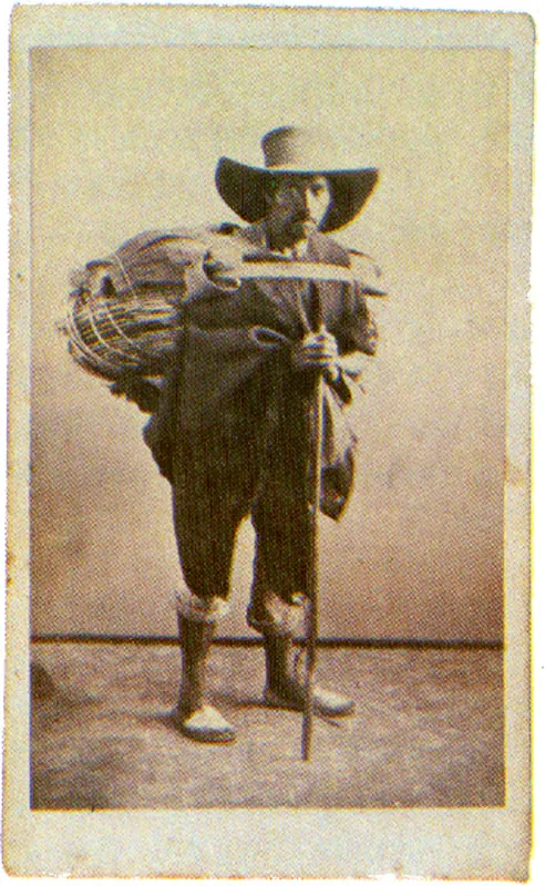 ANONIMO. Campesino Chocontano. 1870C. Copia en albúmina. 9.1 x 5.7 cm. Colección Academia Colombiana de Historia, Bogotá.