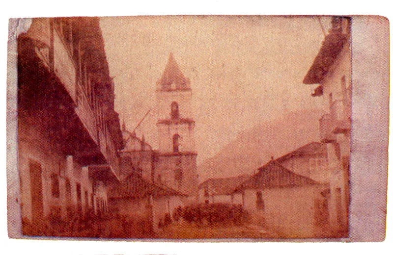 ANONIMO. Calle Real. Bogotá. 1870c. Copia en albúmina. 6.0 x 9.0 cm. Propiedad particular, Bogotá.