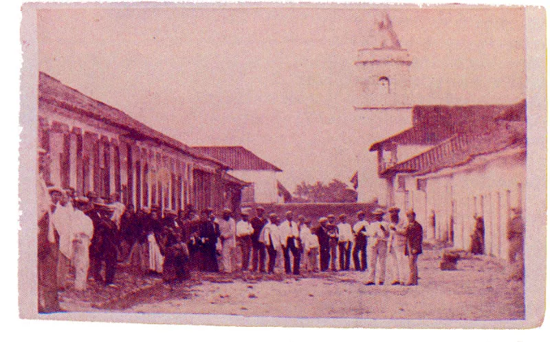 ANONIMO.
Paisaje urbano,1875c.
Copia en albúmina. 6.1 X 9.1 cm.
Propiedad particular, Bogotá.