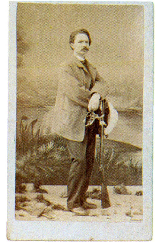 PAREDES & CIA.
Jorge Isaacs. Bogotá. 1867.
Copia en albúmina. 9.1 X 5.3 cm.
Propiedad Félix Tisnés, Bogotá.
