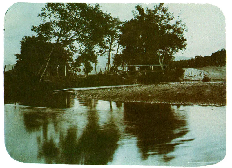 NICOLAS QUEVEDO. 
 Paisaje en la Sabana de Bogot
 1905c.
 Copia  en  gelatina. 8.3 x 10. 7 cm.
 Propiedad Miguel H. Rozo, Zipaquir. 