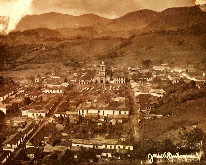 MELITON RODRIGUEZ. 
 Vista panormica de Jeric. 1.905.
 Copia reciente de negativo gelatina
 vidrio. 20.2 x 25.3 cm. Archivo
 Fotografa Rodrguez, Medelln. 