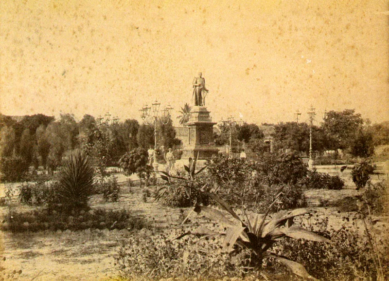 MARCO A, LAMUS. 
 Parque de Santander. Ccuta. 1895c.
 Copia en albmina. 15.4 x 20.6 cm.
 Propiedad Antonio Garca Herreros,
 Ccuta. 