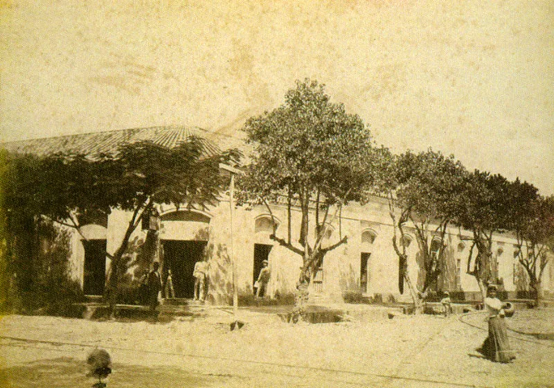 MARCO A. LAMUS.
Almacén de Van Dissel. Cúcuta. 1895c.
Copia en albúmina. 15.0 x 20.6 cm,
Propiedad Antonio García Herreros, Cúcuta.