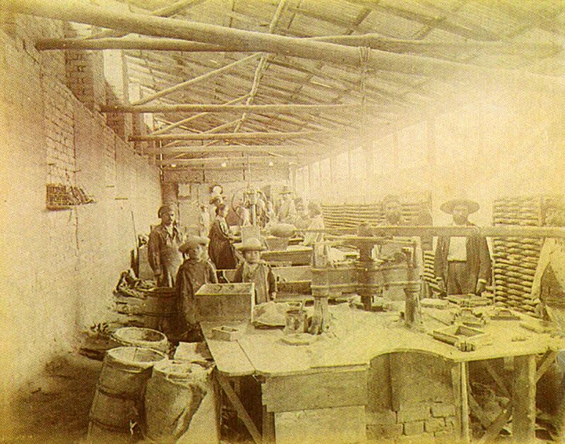 HENRI DUPERLY.
Interior de fábrica de mármol.
Bogotá. 1895c.
Copia en albúmina. 18.3 x 23.2 cm.
Propiedad Carlos Montoya Restrepo,
Bogotá.