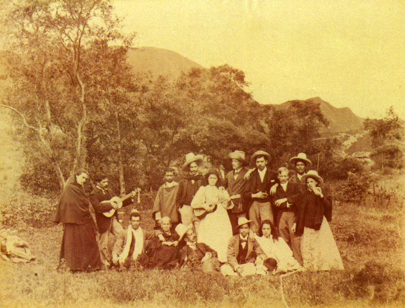 HENRI DUPERLY.
paseo al salto de Tequendama.
1895c.
Copia en albúmina. 18.4 x 23.8 cm.
Propiedad Carlos Montoya Restrepo,
Bogotá.