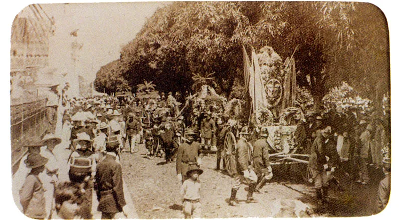 QUINTILIO GAVASSA. Traslado de los restos de los combatientes de Palonegro. Bucaramanga. 1910. Copio reciente de negativo gelatina vidrio. Propiedad Edmundo Gavassa Villamizar, Bucaramanga.