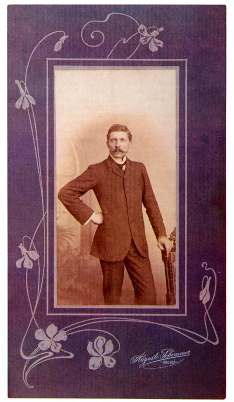 AUGUSTO SCHIMMER.  Retrato masculino. Bogot. 1905c. Copia en gelatina. 15.1 X 7.6 cm. Propiedad particular, Bogot. 