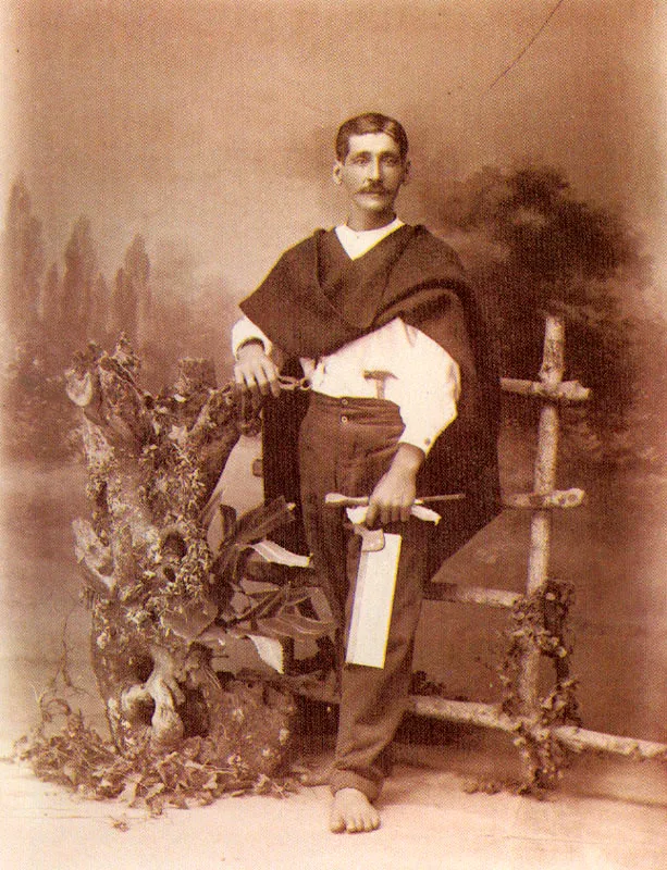 BENJAMIN DE LA CALLE. Pastor Botero Palacio. Medellín. 1915. Copia reciente de negativo gelatina vidrio. 16.4 x 11.8 cm. Colección Biblioteca Pública Piloto, Medellín.