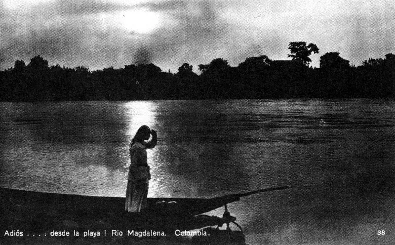J. N. GOMEZ. Adiós desde la Playa. Río Magdalena. 1930c. Copia en gelatina. 8.5 x 13.6 cm. Propiedad particular, Bogotá.