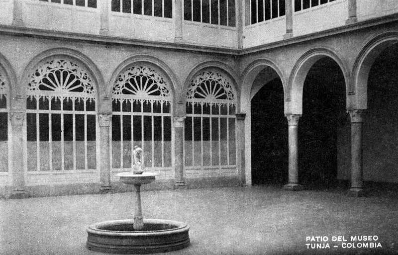 ANONIMO. Claustro de Santo Domingo. Tunja. 1930c. Copia en gelatina. 8.9 x 13.7 cm. Propiedad particular, Bogotá.