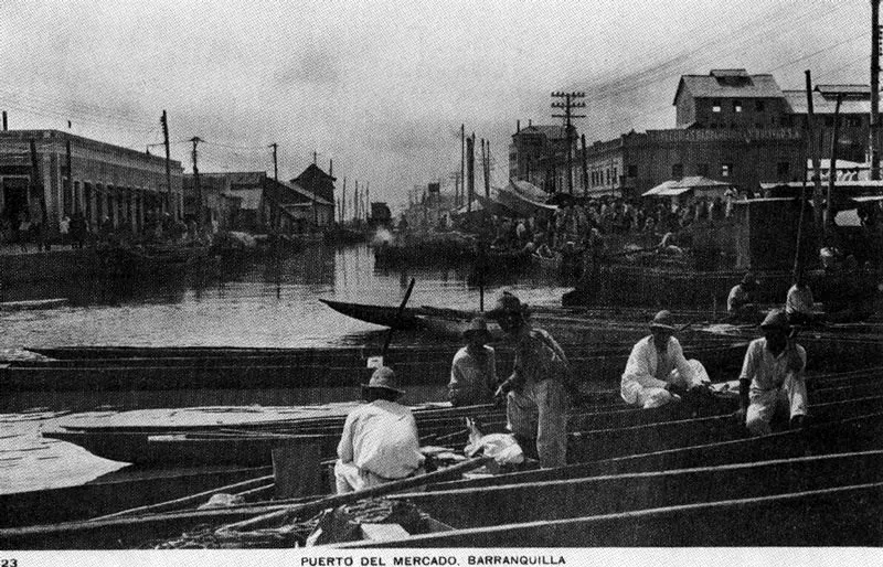 FLORO MANCO.  Puerto del mercado. Barranquilla. 1930c. copia en gelatina. 13.2 x 8.0 cm. Propiedad Luca Mendoza, Ccuta. 