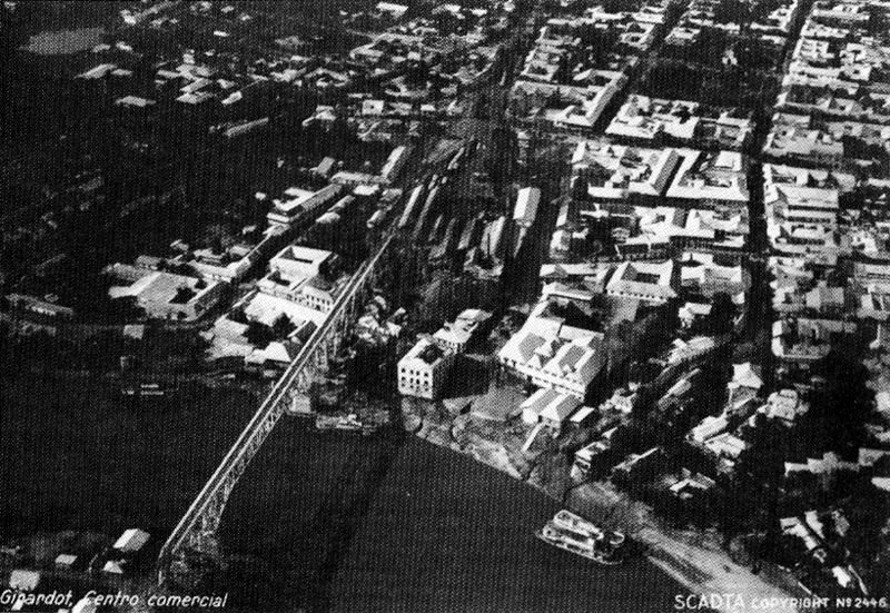 SCADTA. Girardot, centro comercial. 1930C Copia en gelatina. 1 1.2 X 16.2 cm.
Propiedad Miguel Angel Rojas, Bogotá.
