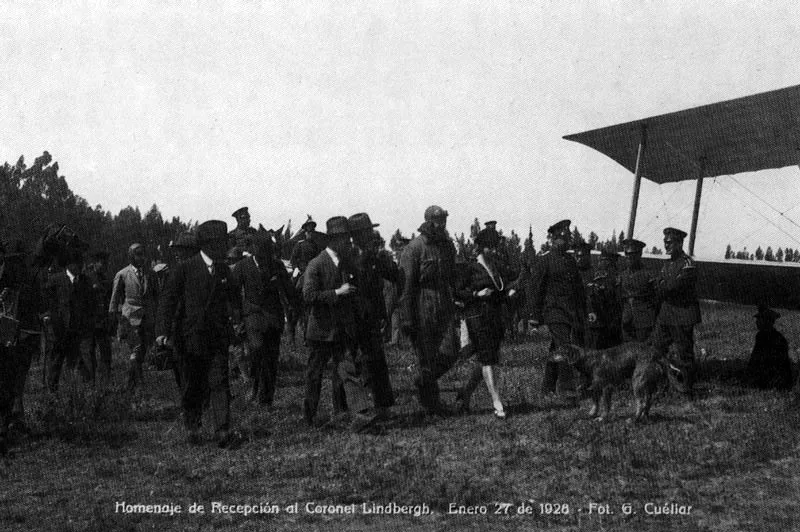 GUMERCINDO CUELLAR. Recepción a Charles Lindbergh Bogotá. 1928. Copia reciente de negativo nitrato celulosa. 9.1 x 13.1 cm. Propiedad particular, Bogotá.