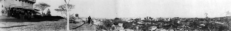 JORGE OBANDO. Panorámica de Cali. 1949. Copia en gelatina. 23.0 x 165.0 cm. Propiedad Oscar Jaime Obando, Medellín.