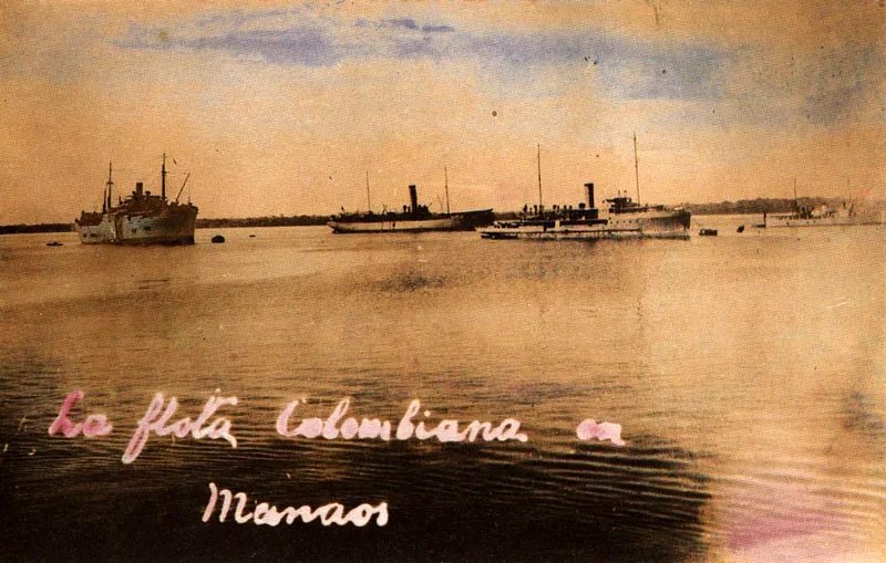 ANONIMO.
La flota colombiana en Manaos.
1933. Copia en gelatina
iluminada. 8.4 X 13.5 cm.
Propiedad particular, Bogotá.