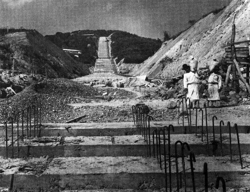 GABRIEL CARVAJAL. Hidroeléctrica de Río Grande. 1949. Copia reciente. Archivo Gabriel Carvajal, Bogotá.