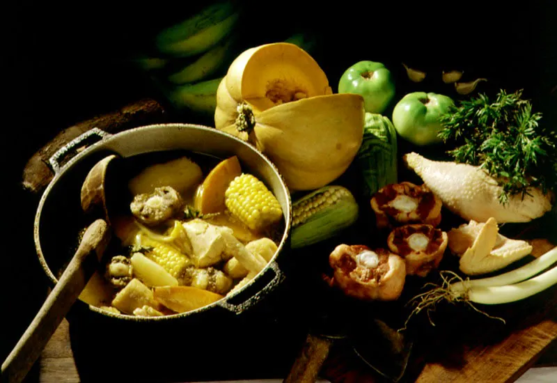 Sancocho de gallina y cola