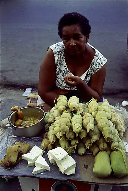 Vendedores ambulantes de alimentos en Cartagena, Bolívar.