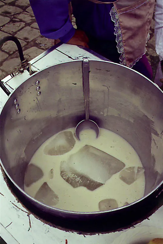 Venta callejera de avena. Bogot.  