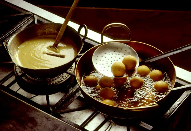 Natilla y buñuelos.