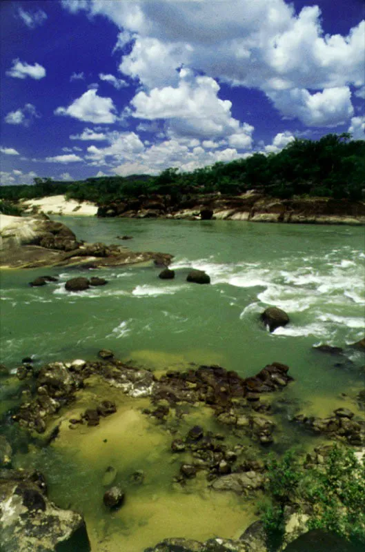 Raudal del río Tuparro, Vichada.