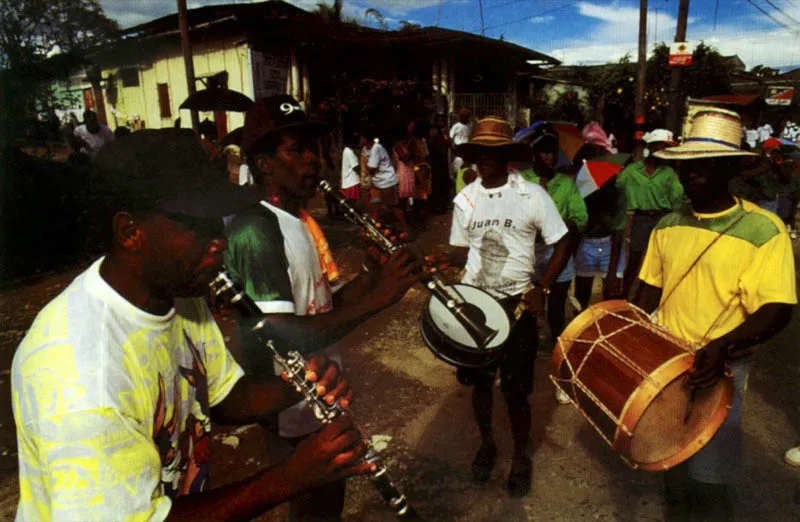 Chirima: Trompetas, bombo y tambor. Quibd, Choc. Jeremy Horner