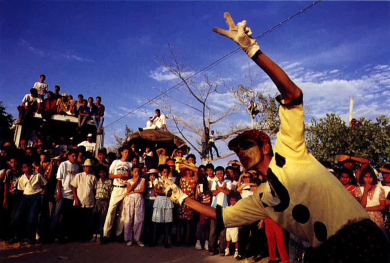 Artes y habilidades encuentran un escenario de exhibición en el carnaval. Barranquilla, Atlántico. Jeremy Horner