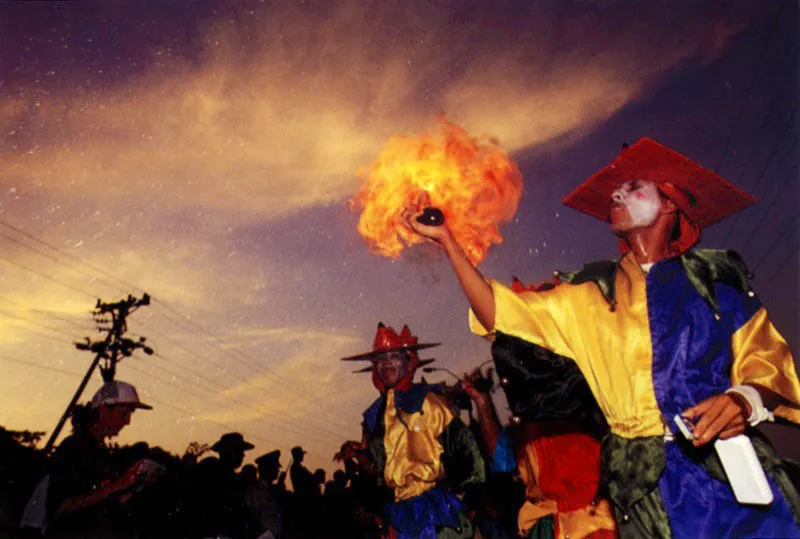 Artes y habilidades encuentran un escenario de exhibición en el carnaval. Barranquilla, Atlántico. Jeremy Horner