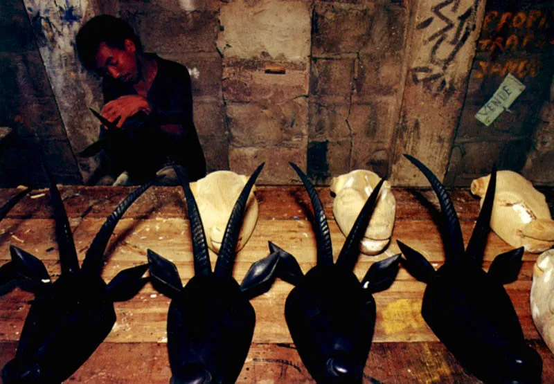 Toros y cachos. Testimonio de la actividad ganadera y del arte escultórico de la máscara de madera en la llanura caribeña, tierra de carnaval. Jeremy Horner