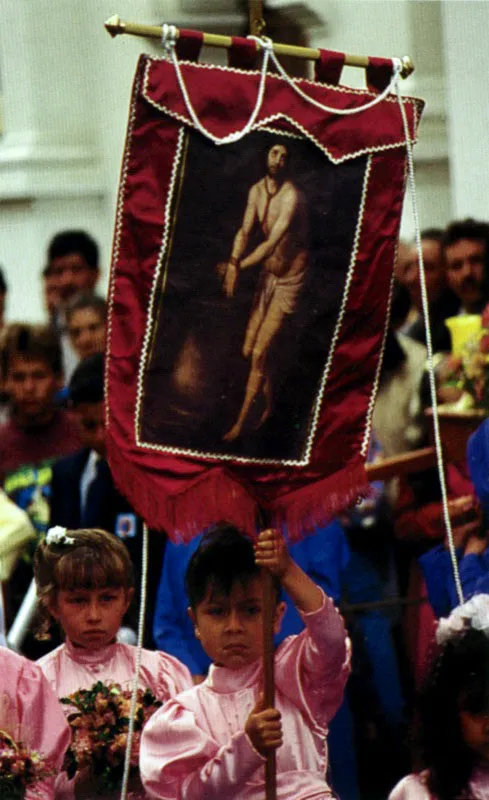  La riqueza de las imgenes de arte religioso cristiano que desfilan durante la Semana Santa en las diferentes ciudades es grande y sus mejores ejemplos se remontan a los tiempos de la colonia. Pamplona, en Norte de Santander, es una de las que conservan magnficas tradiciones, excelentes obras y tesoros en madera, metales y diseos.  Jeremy Horner