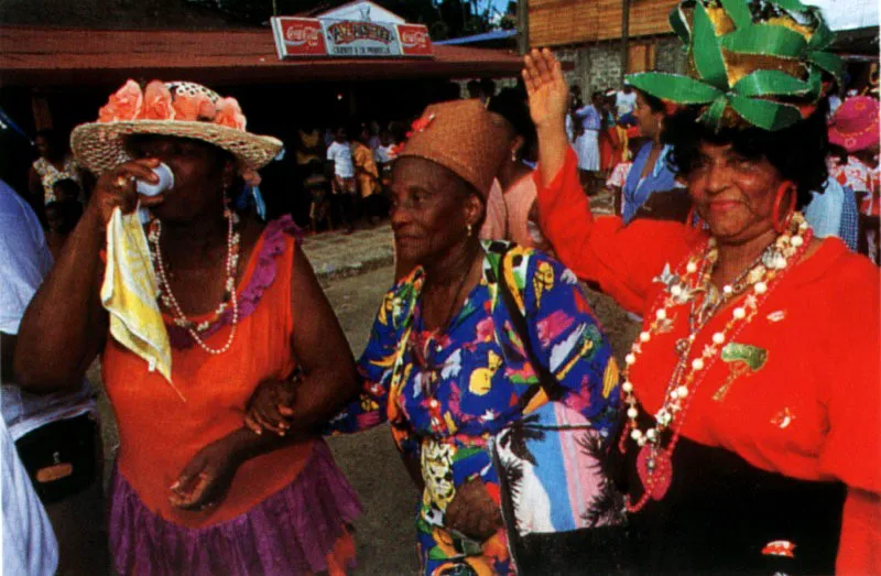 La fiesta de San Pacho en Quibd, Choc, es tambin un banquete de comida tradicional: gallina guisada, pato en sancocho, dulce de cabello de ngel, cocadas, guarapo y ms. Jeremy Horner