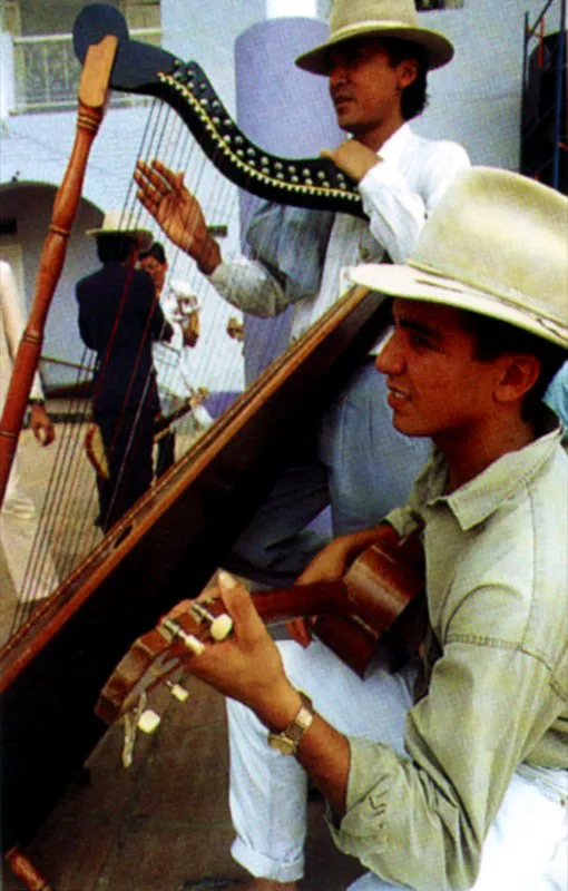 El arpa criolla y el cuatro, instrumentos emblema de los Llanos Orientales en Colombia. Jeremy Horner