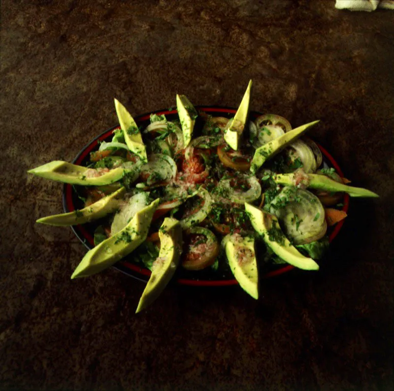 Ensalada de Aguacate con Cebolla y Cilantro. 