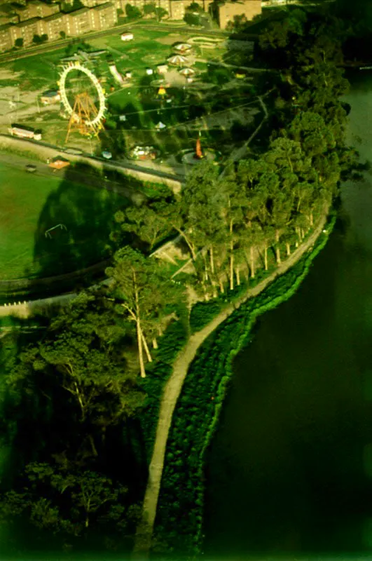 Parque recreacional Timiza en la ciudadela del mismo nombre. Es uno de los grandes parques distritales. Cuenta con zonas de juegos infantiles, canchas deportivas, gimnasio y un enorme lago que constituyen el mayor atractivo del parque.