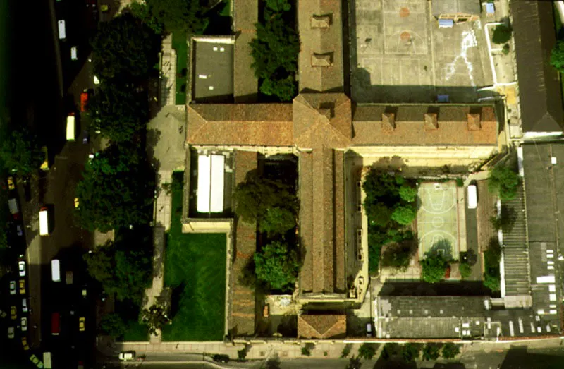 El Museo Nacional, fundado en 1823 por el general Francisco de Paula Santander, fue durante más de un siglo un museo trashumante, sin la posibilidad de tener donde depositar los tesoros históricos que se le confiaron. Desde 1948, el Museo funciona en el Panóptico, antigua penitenciaría central de la ciudad, construcción que data del siglo XIX, que fue acondicionada para el efecto y que es hoy Monumento Nacional. Aldo Brando