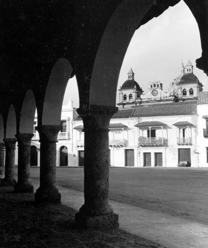 Torres de San Pedro desde la Gobernación. Hernán Díaz