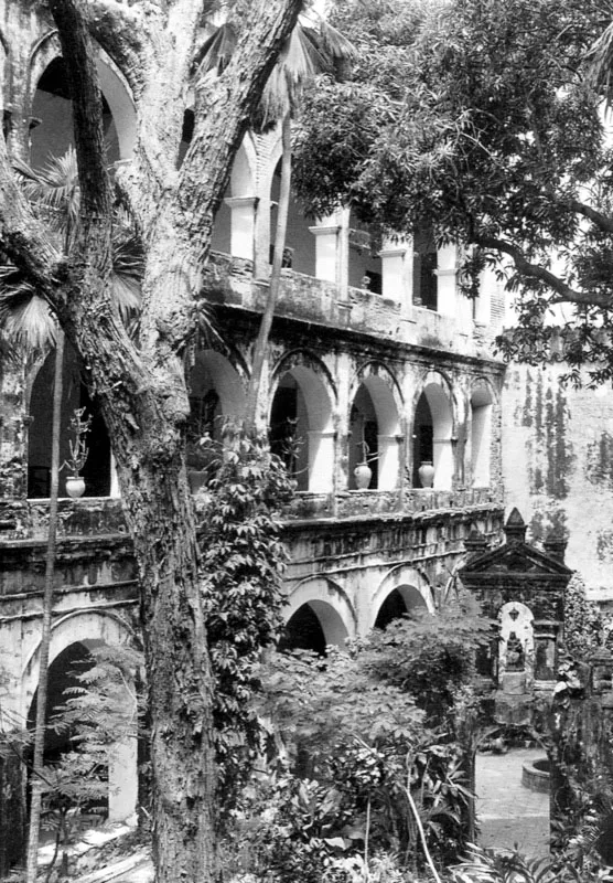 Patio del templo de San Pedro Claver. Hernn Daz