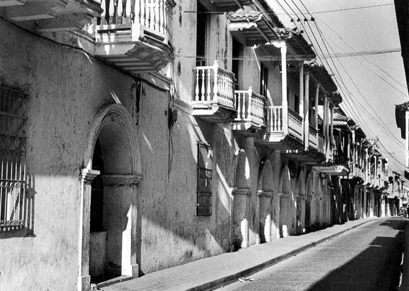 Una calle. Hernán Díaz