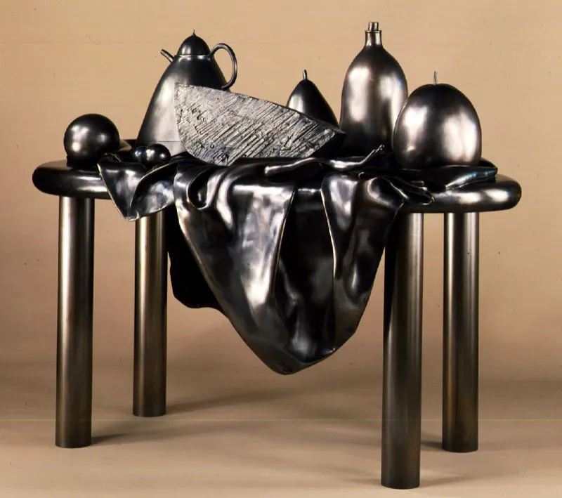 Naturaleza muerta. 
1976-1977. 
Bronce, edicin de 6. 
152,5 x 188 x 109 cm 