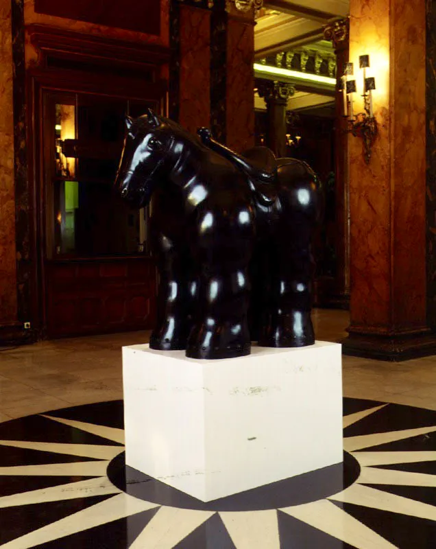 Caballo.  
1985.  
Bronce, edicin de 6.  
130 x 145 x 78 cm.  
Casino de Montecarlo. 1992 