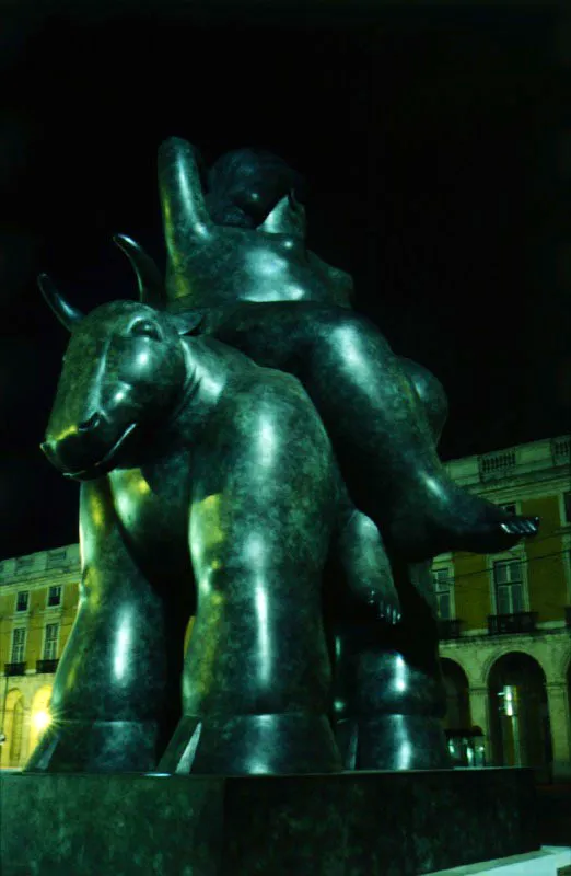 Rapto de Europa.  
1992.  
Bronce, edicin de 3.  
315 x 211 x 183 cm. 
Placa del Comercio, Lisboa. 1998  