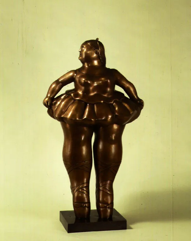 Ballerina en traje.  
1990.  
Bronce, edicin de 6.  
91 x 50 x 32 cm.  