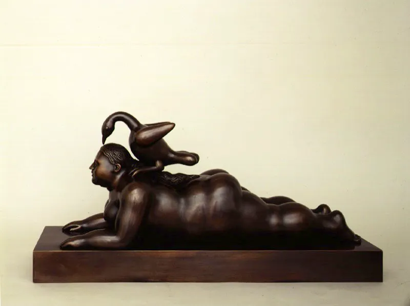 Leda y el cisne.  
1995.  
Bronce, edicin de 6.  
36,8 x 73,7 x 23,5 cm.   