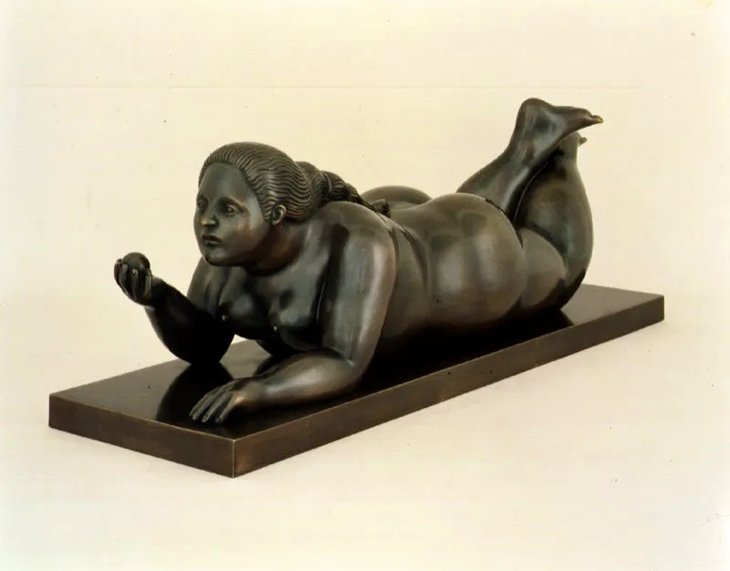 Mujer recostada.  
1995.  
Bronce, edicin de 6.  
64 x 21,3 x 24,8 cm.   