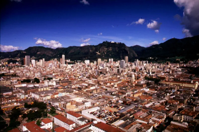 Centro de la ciudad desde el suroeste, a la altura del Hospital San Jos. 