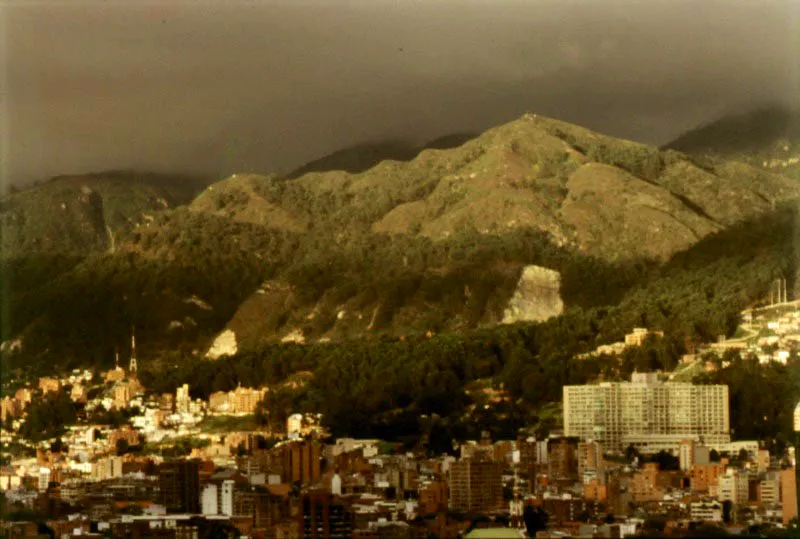 Los cerros en el sector comprendido entre las calles 53 y 72. 