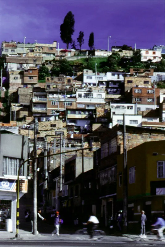 Barrio El Pesebre, sobre los cerros al sur de la ciudad. 