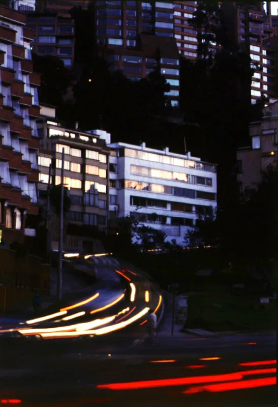   Acceso a la Avenida Circunvalar por la calle 92. 