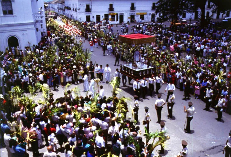 Paso del Amo Cado, de la Procesin del Domingo de Ramos, aproximndose a la Catedral. 